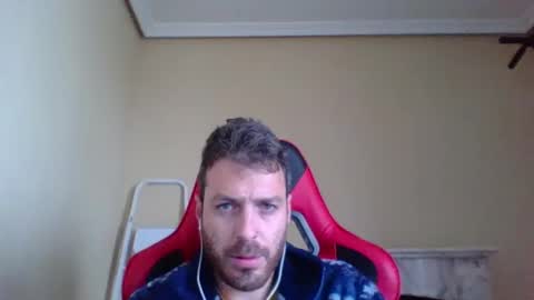 Snapshot of vascorro20 chatting on February 24, 11:10 am vascorro20 online show from February 24, 11:10 am