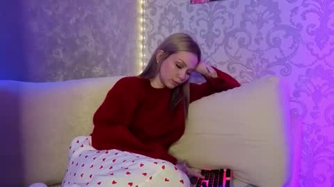 Snapshot of vasilisagoddess chatting on November 4, 7:02 pm Vasilisa or just Vasya online show from November 4, 7:02 pm