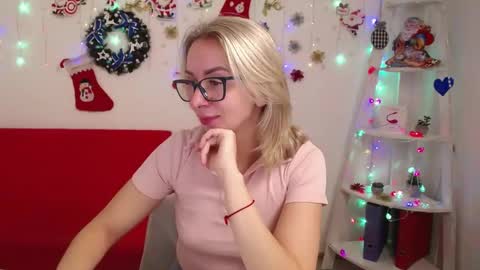 Snapshot of vasilisasii chatting on December 14, 7:29 am Vasilisa online show from December 14, 7:29 am