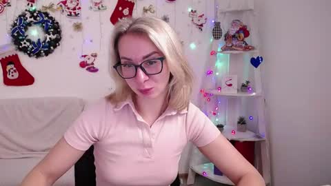 Snapshot of vasilisasii chatting on December 23, 12:19 pm Vasilisa online show from December 23, 12:19 pm