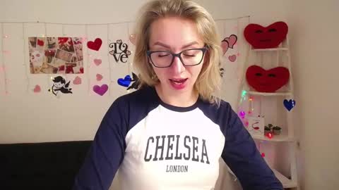 Snapshot of vasilisasii chatting on February 22, 12:19 pm Vasilisa online show from February 22, 12:19 pm