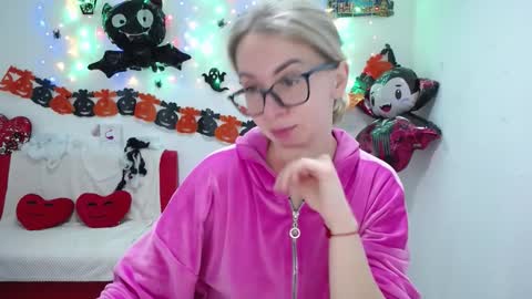 Snapshot of vasilisasii chatting on October 20, 5:08 am Vasilisa online show from October 20, 5:08 am