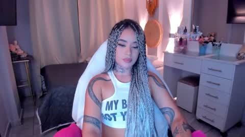 Vayolett Bass online show from January 18, 6:39 am