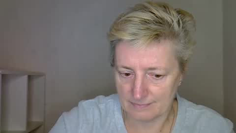 vea_motty online show from December 1, 7:35 am