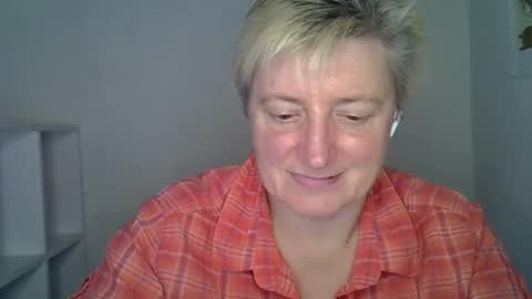 vea_motty online show from December 16, 11:37 am