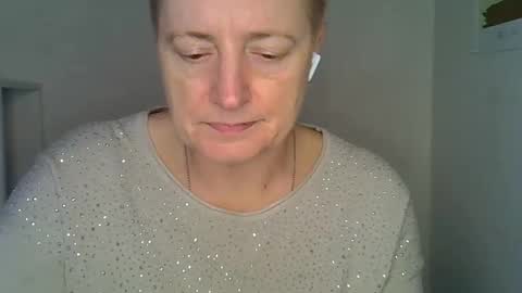 vea_motty online show from December 18, 8:20 am