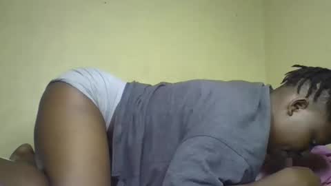 Snapshot of vee_tommy chatting on December 13, 3:27 am Vee tommy online show from December 13, 3:27 am