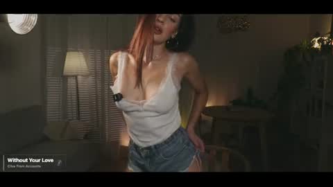 Snapshot of velavelle chatting on June 10, 9:03 pm Try to unlock online show from June 10, 9:03 pm