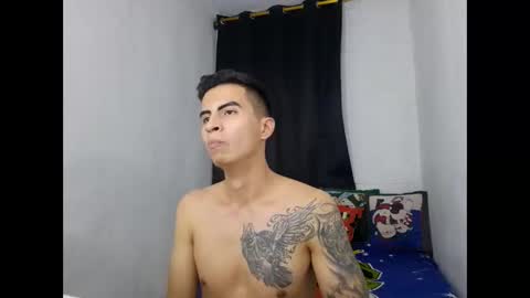 velk_hot1 online show from December 31, 2:51 am