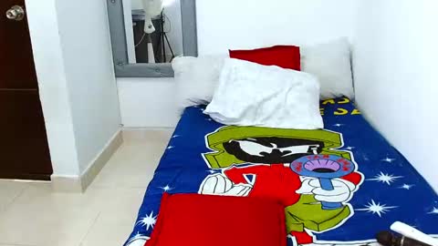 velk_hot1 online show from November 10, 9:58 pm