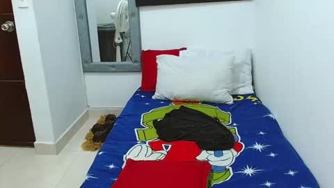 velk_hot1 online show from November 25, 2:39 pm