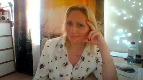 velka_raspberry online show from June 8, 11:21 am