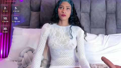 vellanyluna online show from June 3, 12:30 pm