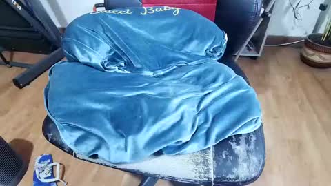 Im VelaI will be Christmas and New Year with my family December 22 to January 13 I will miss you guys. online show from January 23, 3:37 am