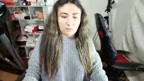 Snapshot of vellarossa chatting on April 20, 4:04 am Im VelaI will be Christmas and New Year with my family December 22 to January 13 I will miss you guys. online show from April 20, 4:04 am