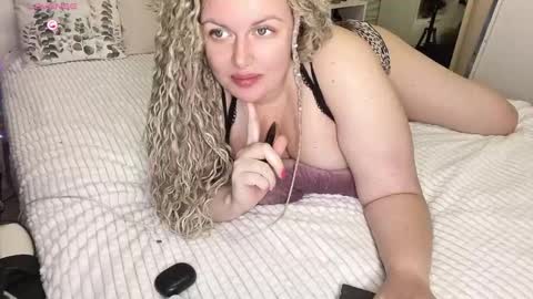 vellinka online show from October 10, 1:15 am