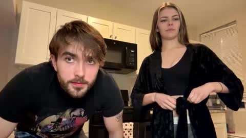 Snapshot of velmaxshaggy chatting on March 9, 3:11 am velmaxshaggy online show from March 9, 3:11 am