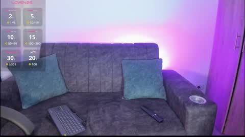 velmoon online show from February 26, 7:35 pm