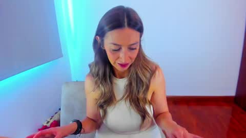Sara online show from May 25, 6:47 pm