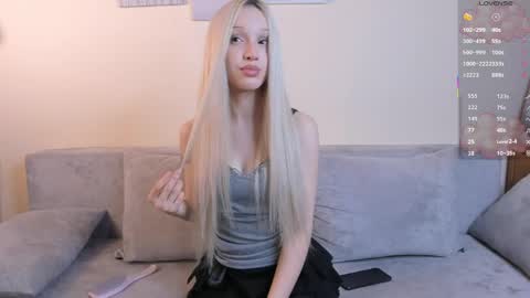 Hi im Hannah online show from March 14, 5:35 am
