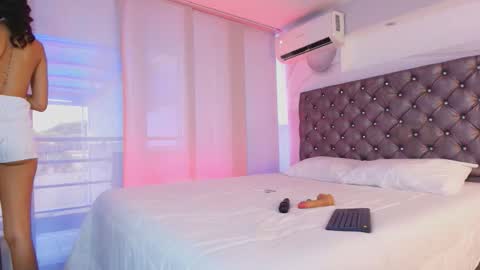 Snapshot of velunawings chatting on March 4, 7:20 pm Barbie luna online show from March 4, 7:20 pm