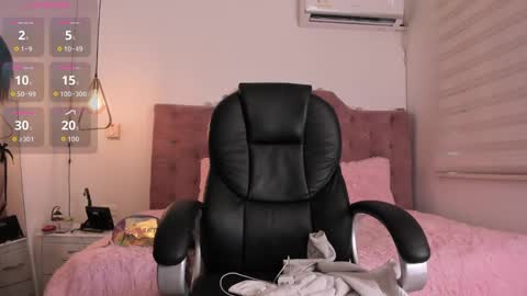 velveet_ online show from September 13, 12:16 pm