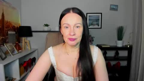 Snapshot of velvet_jasmine chatting on December 16, 6:29 am Jasmine online show from December 16, 6:29 am