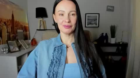 Jasmine online show from February 19, 7:04 am