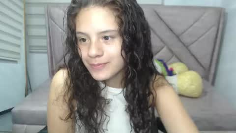 velvet_moon_v online show from September 22, 1:02 pm