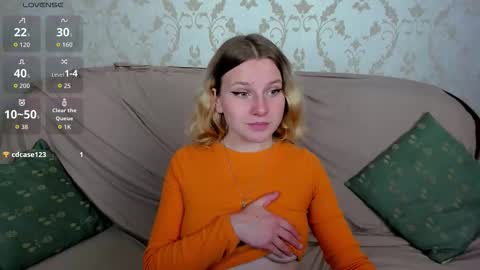 velvet_peach_ online show from September 12, 5:29 am