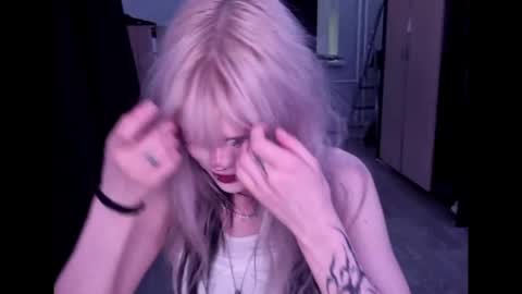 Alice online show from April 15, 7:32 pm