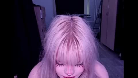 Alice online show from April 15, 7:58 pm