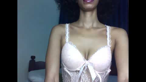 Snapshot of velvetbrownn chatting on April 14, 2:06 am velvetbrownn online show from April 14, 2:06 am