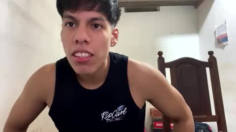 Snapshot of velvetdesire_x chatting on March 24, 8:19 am Velvetdesire x online show from March 24, 8:19 am