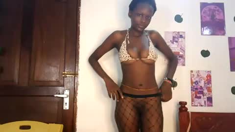 Snapshot of velvetdesiree chatting on June 20, 1:58 pm velvetdesiree online show from June 20, 1:58 pm