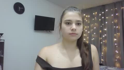 Snapshot of velveted_ivy chatting on October 31, 1:23 pm velveted_ivy online show from October 31, 1:23 pm