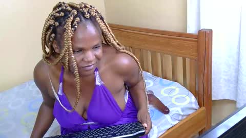 velvetgoddesss online show from March 10, 8:41 am