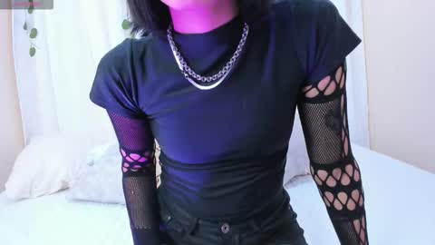     online show from March 22, 12:08 pm