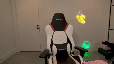 VelvetTGirl online show from February 26, 11:37 pm