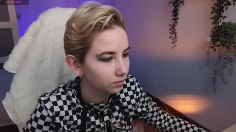 CLEOshort hair  TIna long hair  online show from February 9, 2:50 pm