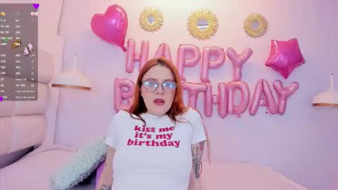 Snapshot of velvetxxvice chatting on January 10, 12:23 am Yvonne online show from January 10, 12:23 am