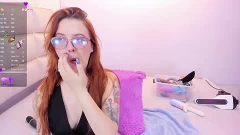 Snapshot of velvetxxvice chatting on January 12, 11:32 pm Yvonne online show from January 12, 11:32 pm