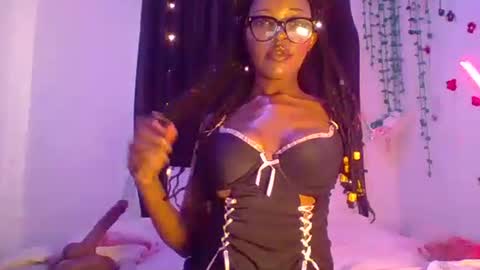 Snapshot of velvetyvixen chatting on October 8, 5:38 am COCO XOXO online show from October 8, 5:38 am