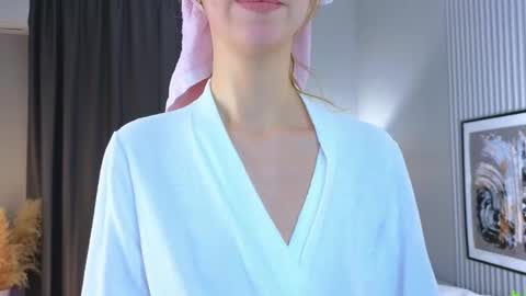 Venelopa online show from February 18, 7:10 am