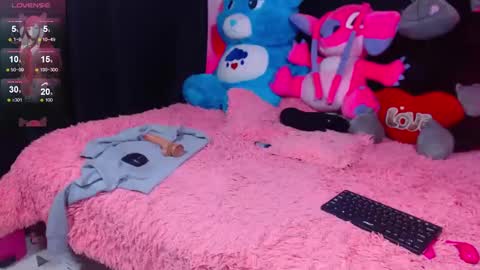 Snapshot of venus_26_ chatting on February 12, 11:51 pm eva online show from February 12, 11:51 pm