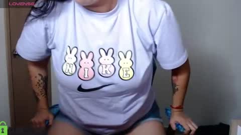 Snapshot of venus__24 chatting on July 17, 9:19 pm venus online show from July 17, 9:19 pm