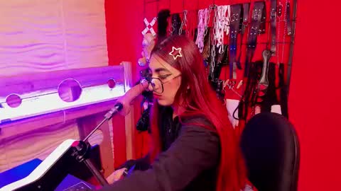 Snapshot of venus_bms_ chatting on February 25, 12:15 pm VENUS online show from February 25, 12:15 pm