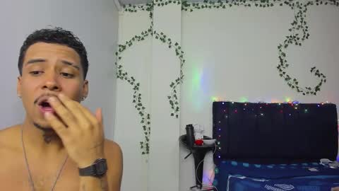 venus_boy2 online show from November 13, 3:16 am