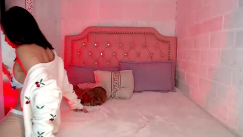 emily independent account  MY conextion 1100 GTM  to  17hr GTM online show from November 12, 9:25 pm