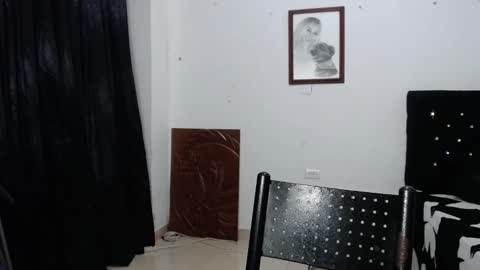 Snapshot of venus_menoza chatting on January 10, 12:18 pm venus_menoza online show from January 10, 12:18 pm